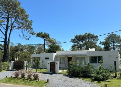 Casa en La Barra. 3 dormitorios a pasos de Ruta 10