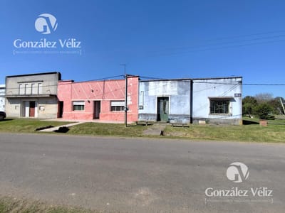 3 CASAS Y GALPÓN EN AMPLIO TERRENO EN ESQUINA DE 909M2 - AGRACIADA 