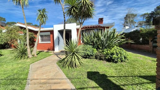 Venta Casa 3 Dormitorios con Piscina, Cantegril, Punta del Este