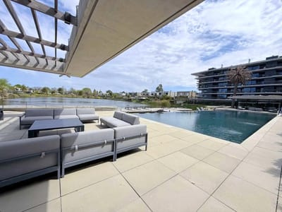 Apartamento Venta 2 Dormitorios Garaje Piscina Barbacoas sobre Lago Parque Miramar