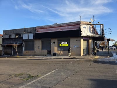 Esquina Gral Flores y Serrato, 908 m2 de terreno, altura, excelente punto!! 