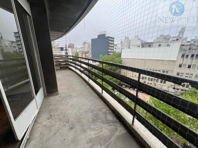 Apartamento en ALQUILER 2 dormitorios y gran balcon en Av. Libertador