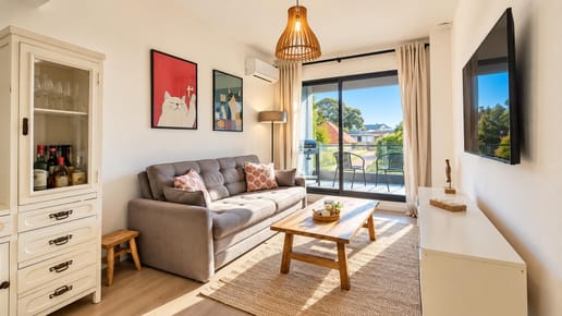 Venta Apartamento de 2 Dormitorios Playa Mansa, Punta del Este