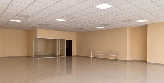Oportunidad única en el Centro de Salto! – Excelente local comercial se VENDE o ALQUILA.