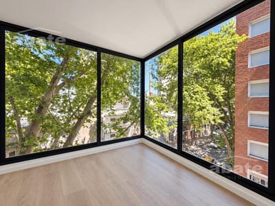 Venta apartamento 2 Dormitorios en Cordón con balcón al frente