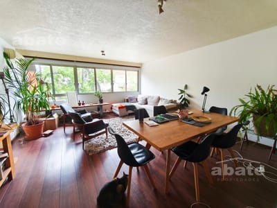 Apartamento 3 dormitorios y 2 baños, Pocitos, Montevideo. A pasos de Av. Brasil y Berro.