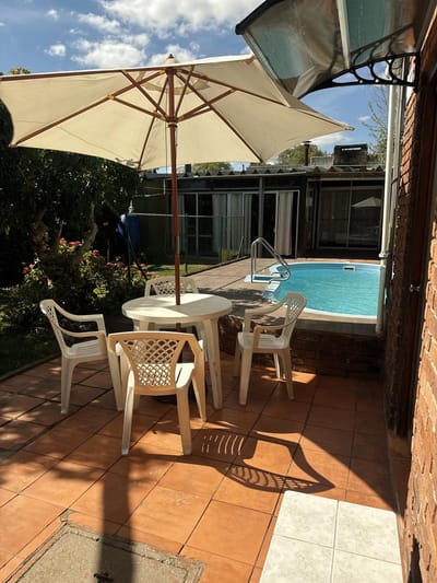 Venta de Casa de 3 dormitorios con piscina y barbacoa en Paso de las Duranas, Montevideo
