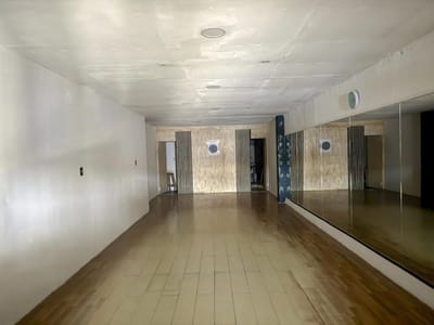 Alquiler de oficina  en calle Soriano y German Araujo.