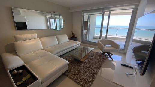 TEMPORADA 2025, Apto, 3 dormitorios, más dependencia con servicios, Playa Brava