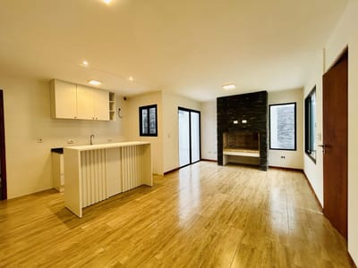 Venta Casa en Parque Burnett 3 Dormitorios, 2 Baños