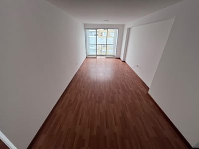 ALQUILO DEPARTAMENTO EN AV. CESAR VALLEJO DE 3 DORMITORIOS CON BALCON