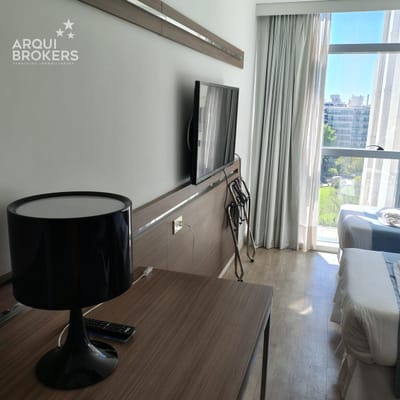 Apartamento monoambiente con muebles en venta en Punta Carretas