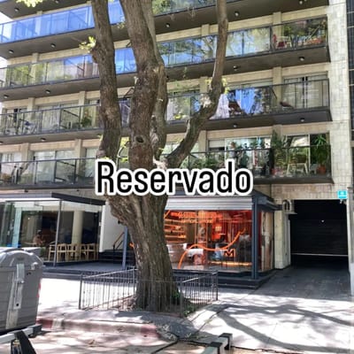 Venta Cochera en Francisco Vidal entre Juan Ma.Perez y S.Antuña, Punta Carretas 2,15 x 4,60.