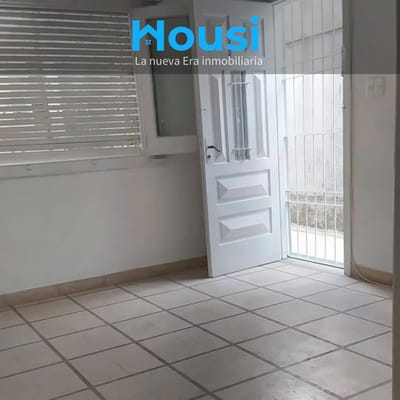 Alquiler Apartamento 2 dormitorios con patio sin gastos comunes en Capurro