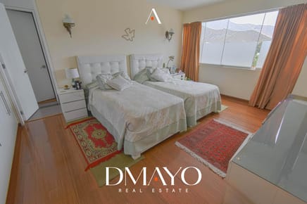 venta departamento Duplex en Surco, amplia terraza 3 suites, edificio pequeño impecable