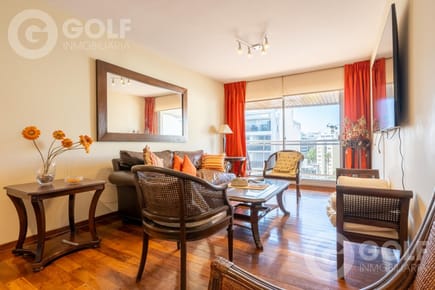 Apartamento de 2 dormitorios en alquiler con muebles y cochera