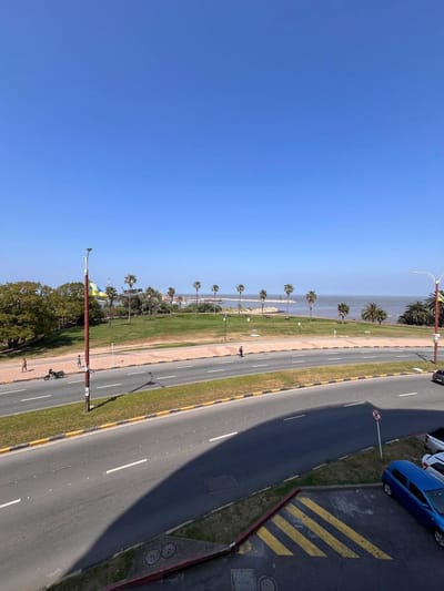 Rambla Punta Carretas, 2 dormitorios, 2 baños, gge, 90 m2 , gimnasio, barbacoa !!