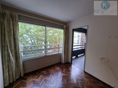 Apartamento en VENTA en Pocitos 2 dormitorios, 2 baños, balcón, sin garage.