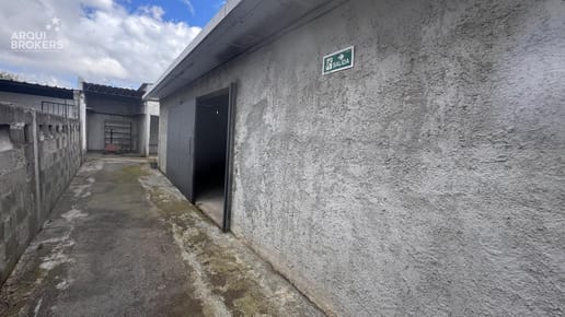 Depósito en alquiler en Unión a 5 cuadras de 8 de octiubre
