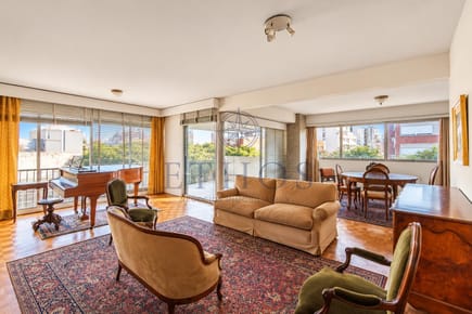 VENTA PUNTA CARRETAS APTO  GARAJE TERRAZAS 4 DORM  3 BAÑOS SERVICIO